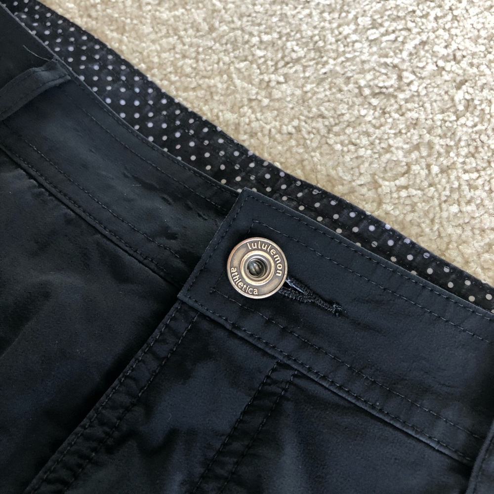 Lululemon - black shorts